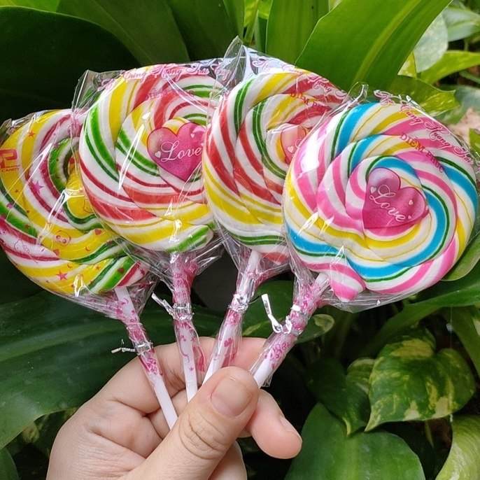 Kẹo mút cầu vồng