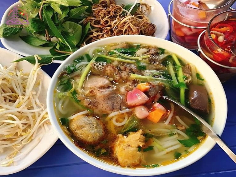 Top các quán ăn ngon ở Huế được thực khách yêu thích nhất